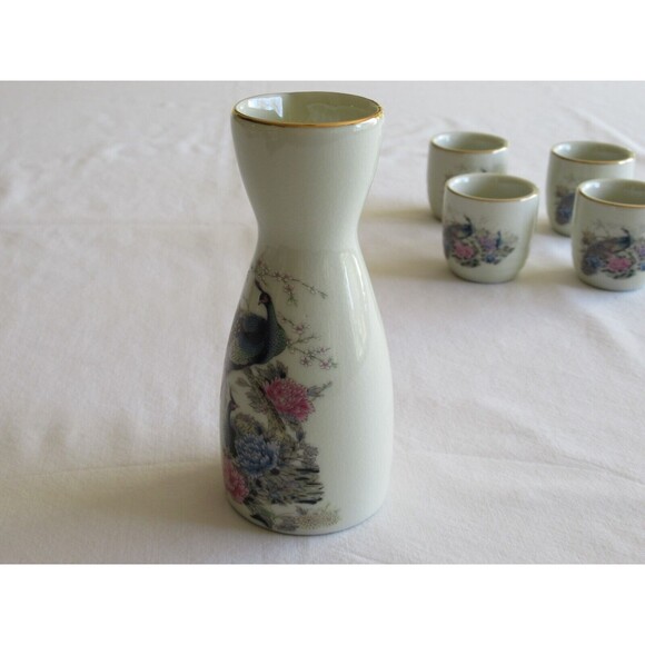 JAPAN Porcelain Sake Set 1 Bottle Pitcher 4 Cups Peacock Flower Design Gold Trim - Picture 6 of 12